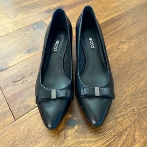 Ecco Leather Heels with Bow (40/US 10) NWOT
